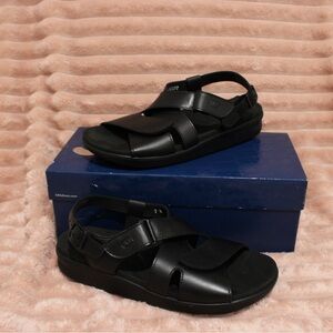 SAS WOMEN'S HUGGY BLACK SANDAL